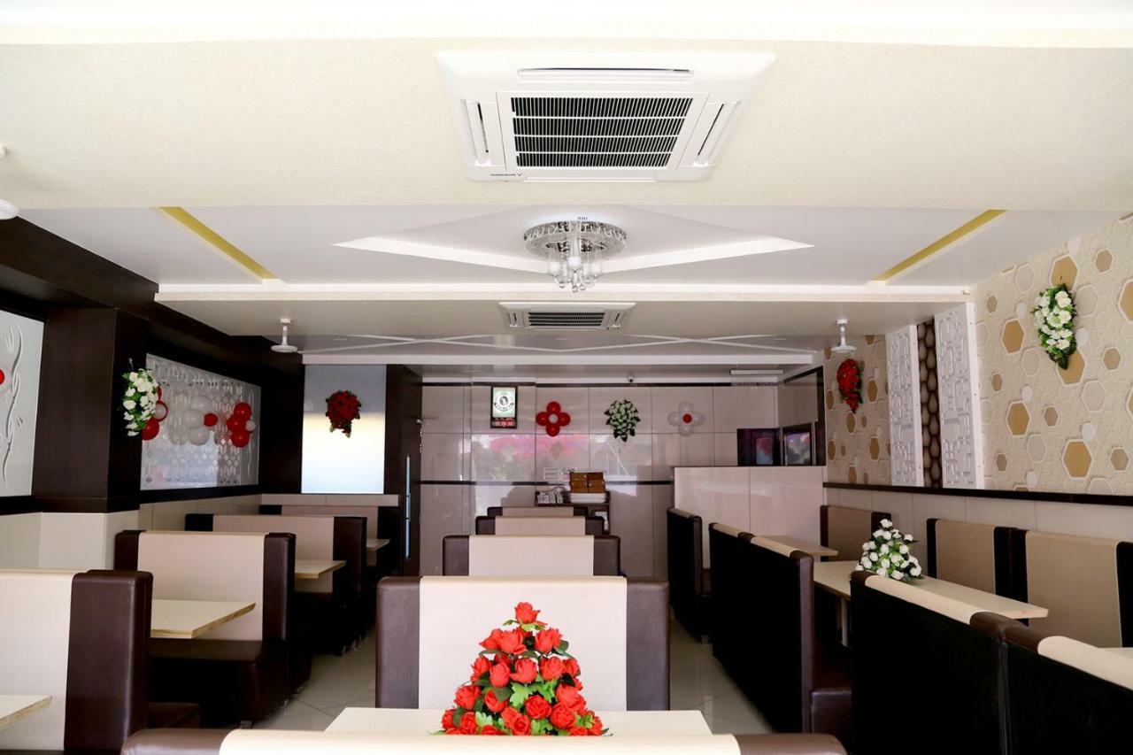 Hotel Shahi Darbar Navsari Luaran gambar